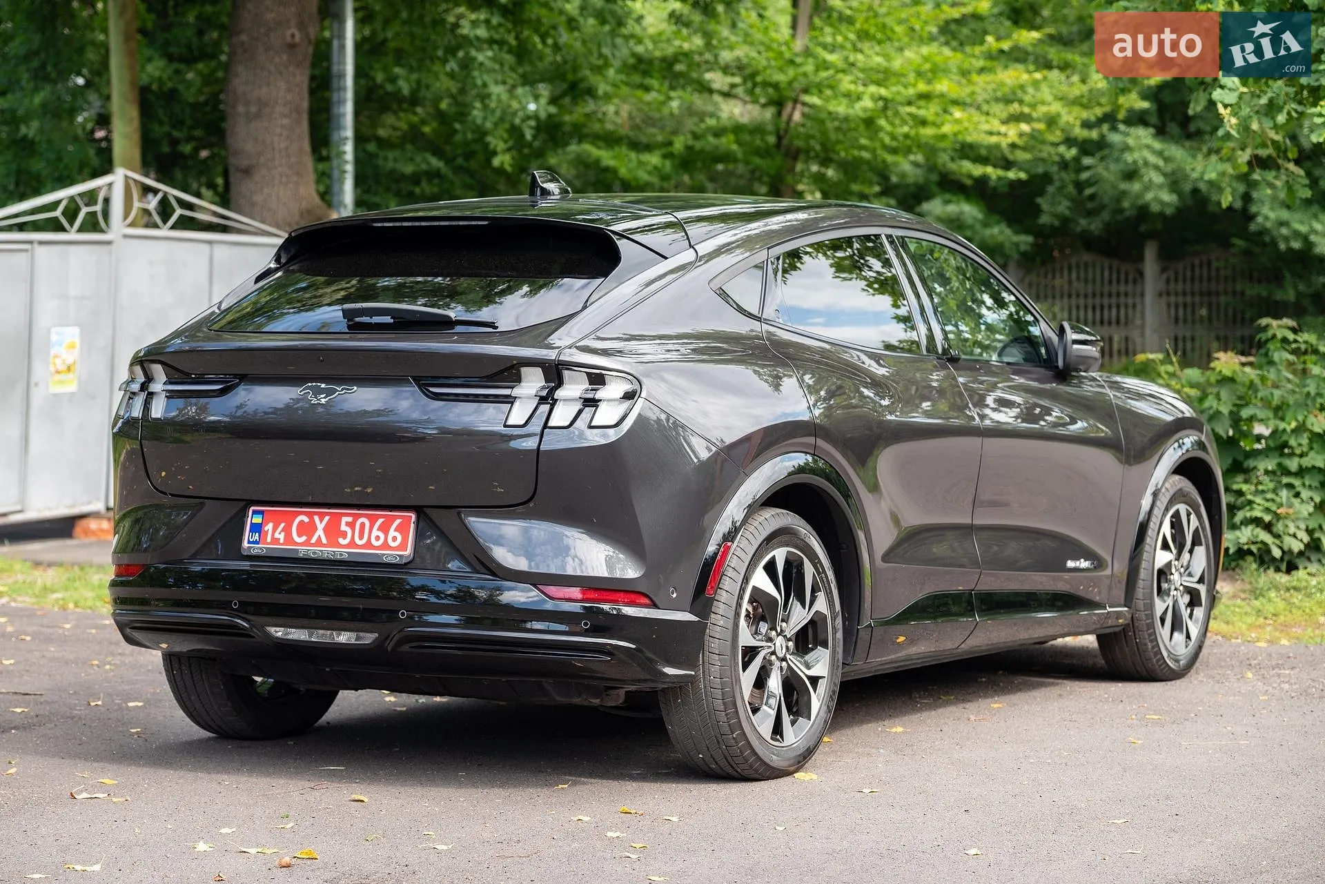 2022 Ford Mustang Mach-E - мініатюра 8