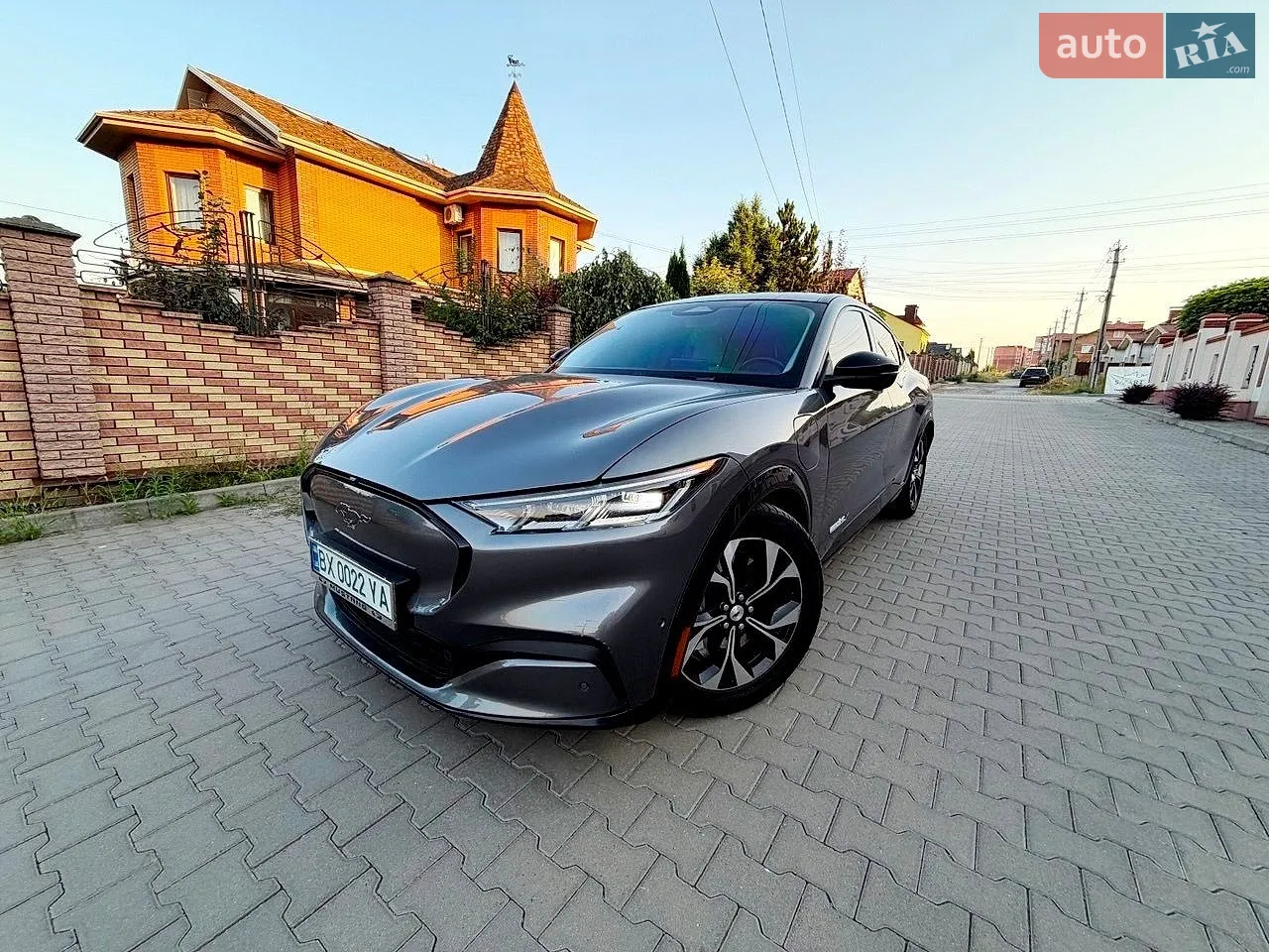 2020 Ford Mustang Mach-E - мініатюра 2