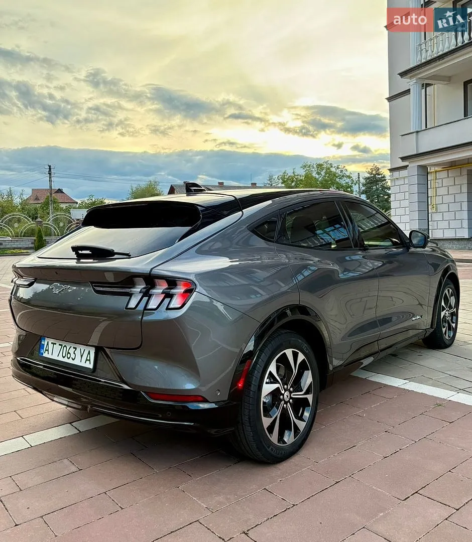 2020 Ford Mustang Mach-E - мініатюра 2