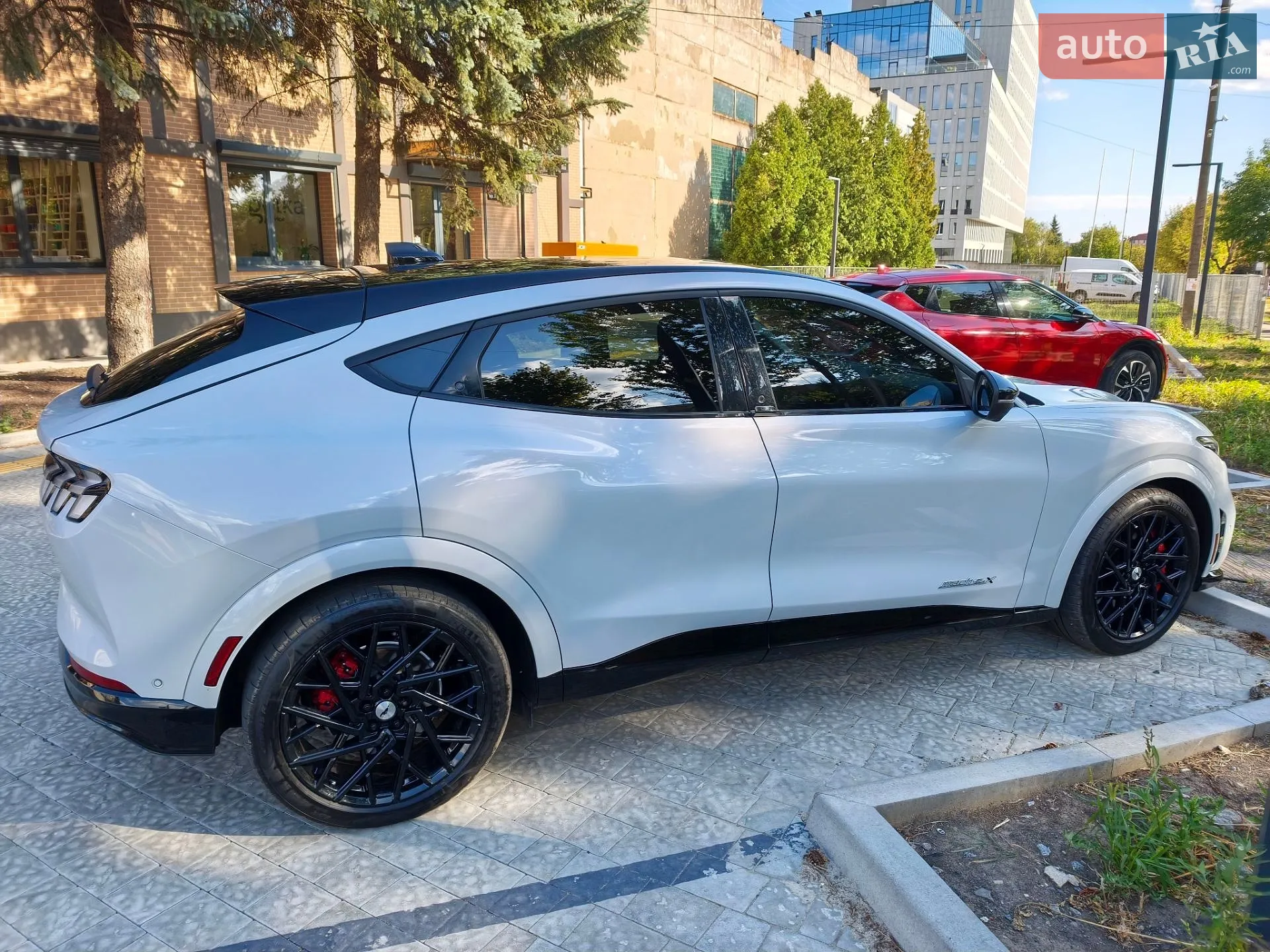 2022 Ford Mustang Mach-E - мініатюра 4
