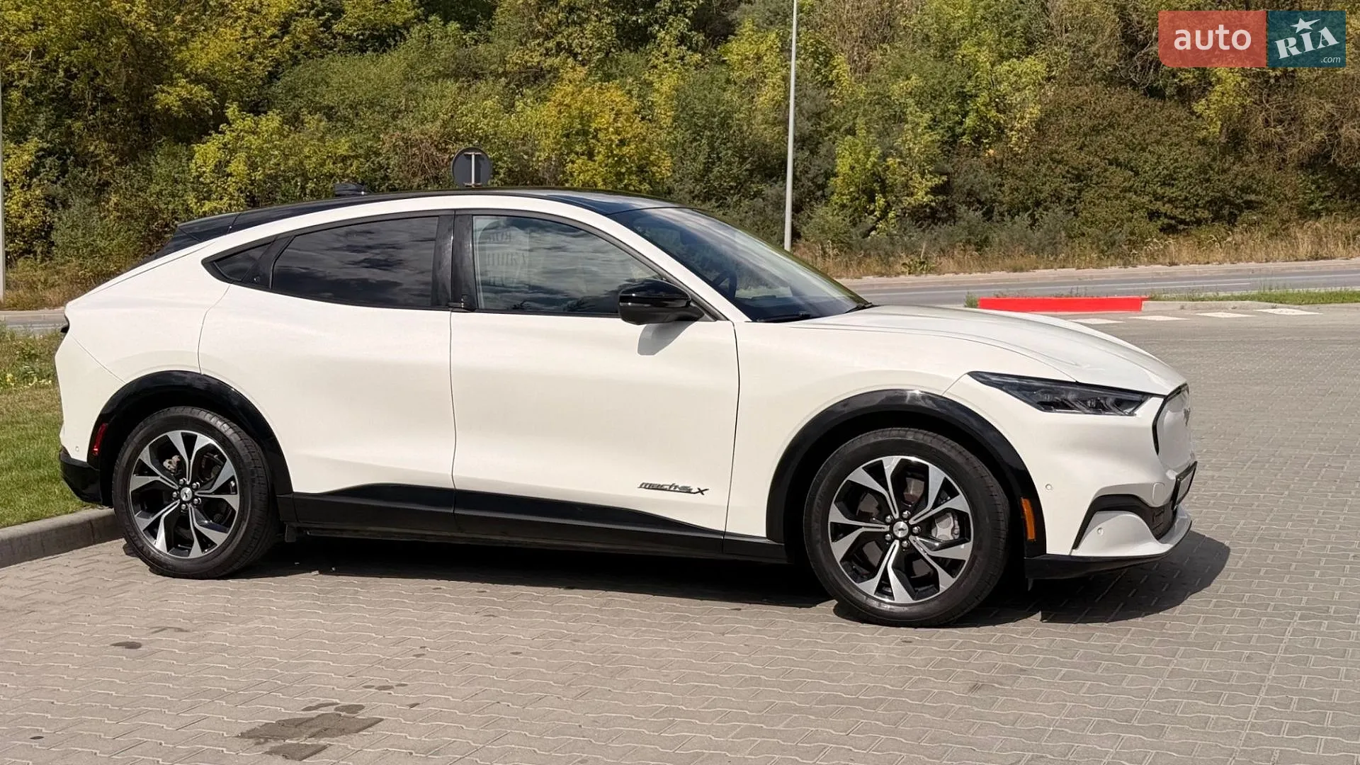 2021 Ford Mustang Mach-E - мініатюра 11