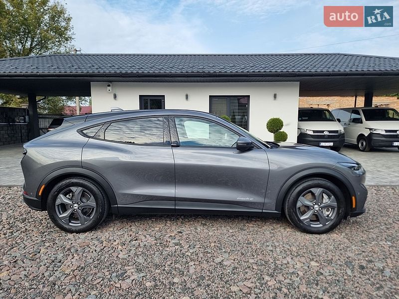 Позашляховик / Кросовер Ford Mustang Mach-E 2021 в Радивиліві