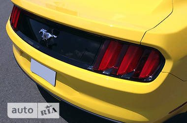 Купе Ford Mustang 2017 в 