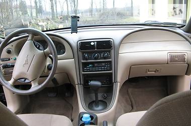 Купе Ford Mustang 2000 в 