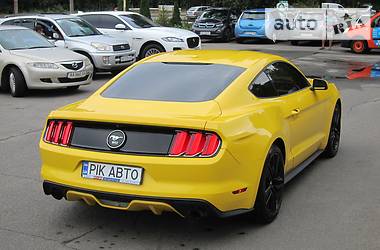 Купе Ford Mustang 2015 в Киеве