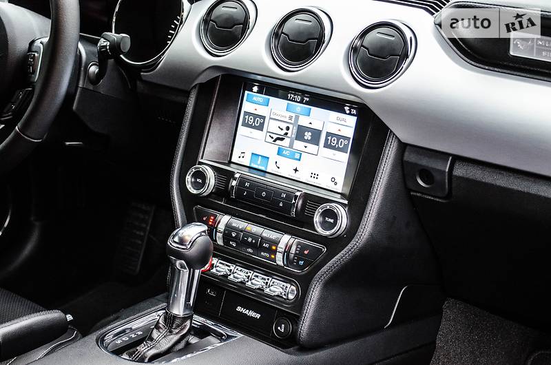 Купе Ford Mustang 2017 в Киеве