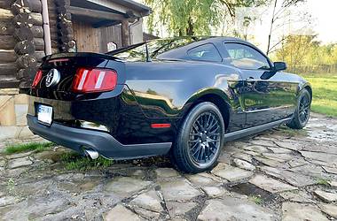 Купе Ford Mustang 2011 в Києві