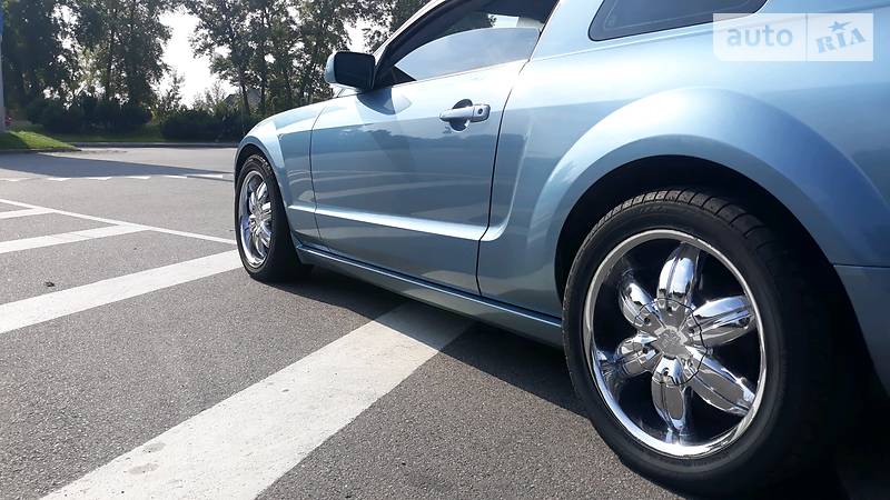 Купе Ford Mustang 2005 в Киеве