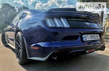 Купе Ford Mustang 2015 в 