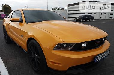 Купе Ford Mustang 2011 в Киеве