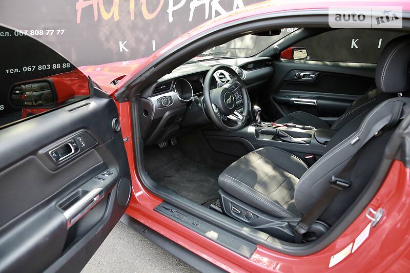 Купе Ford Mustang 2016 в Києві фото 20 Купе Ford Mustang 2016 в Києві