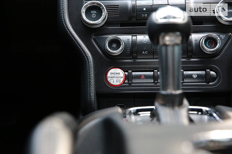 Купе Ford Mustang 2016 в Києві фото 24 Купе Ford Mustang 2016 в Києві