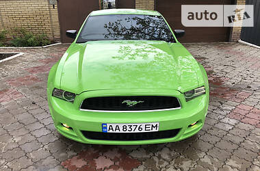 Купе Ford Mustang 2014 в 