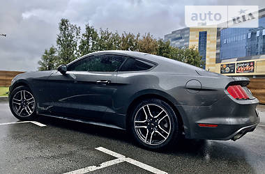 Купе Ford Mustang 2017 в 