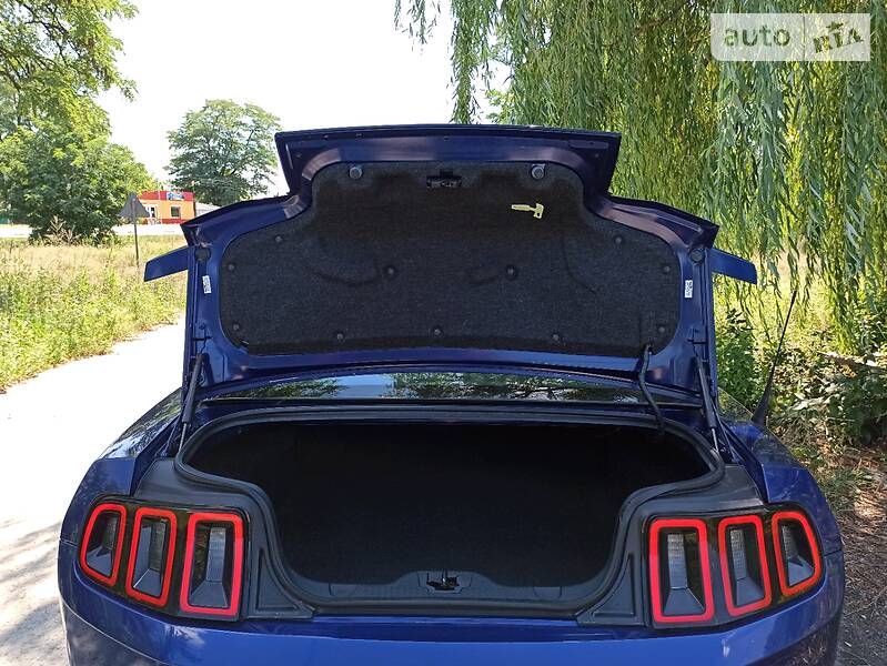 Купе Ford Mustang 2012 в Кропивницком