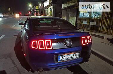 Купе Ford Mustang 2012 в Кропивницком