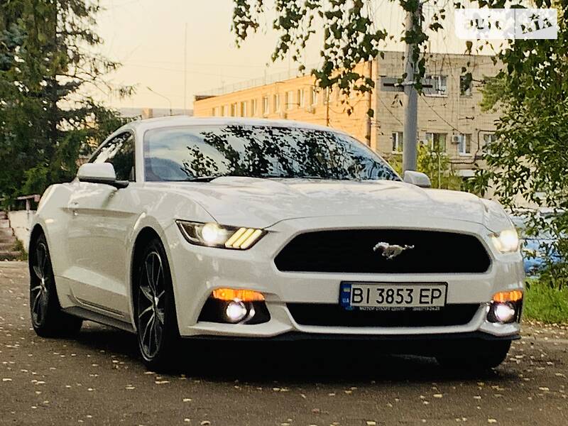 Купе Ford Mustang 2015 в Киеве