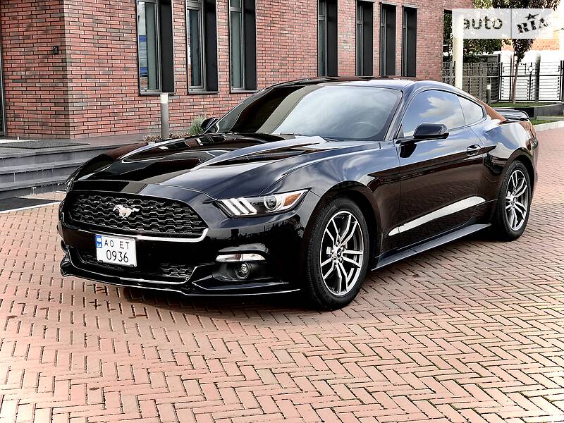 чёрный ford mustang чёрный ford mustang