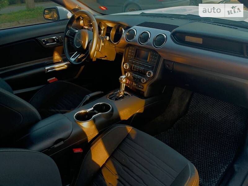 Купе Ford Mustang 2016 в Львове фото 17 Купе Ford Mustang 2016 в Львове
