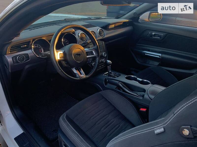 Купе Ford Mustang 2016 в Львове