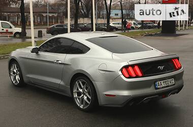 Купе Ford Mustang 2016 в Києві