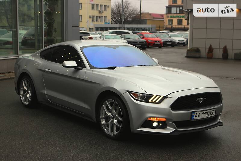 Купе Ford Mustang 2016 в Києві