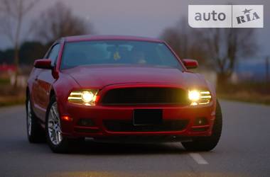 Купе Ford Mustang 2012 в Львове