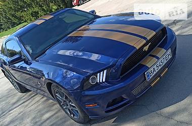 Купе Ford Mustang 2012 в Кропивницком