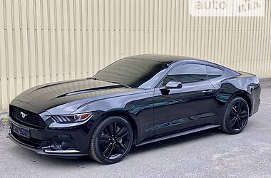 Купе Ford Mustang 2017 в 