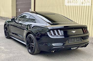 Купе Ford Mustang 2017 в 