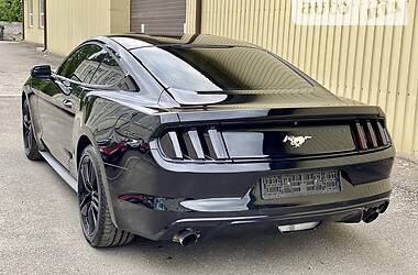 Купе Ford Mustang 2017 в 