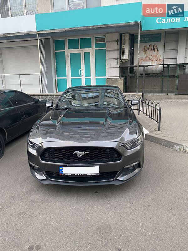 Купе Ford Mustang 2015 в Киеве