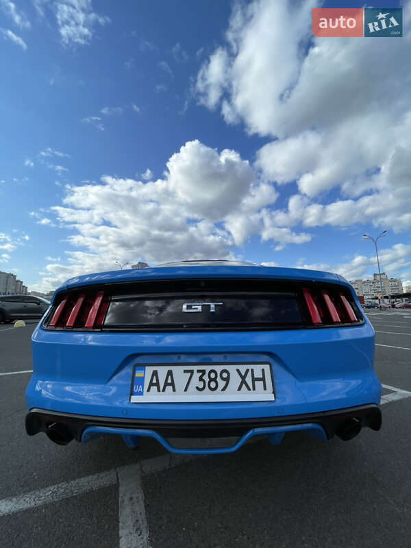 Купе Ford Mustang 2016 в Киеве