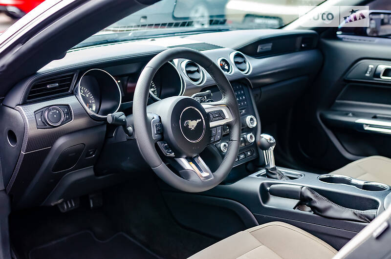 Купе Ford Mustang 2018 в Киеве фото 20 Купе Ford Mustang 2018 в Киеве