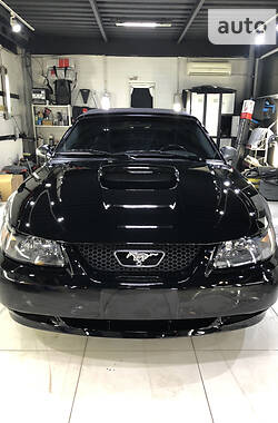 Кабриолет Ford Mustang 2002 в 