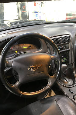 Кабриолет Ford Mustang 2002 в 