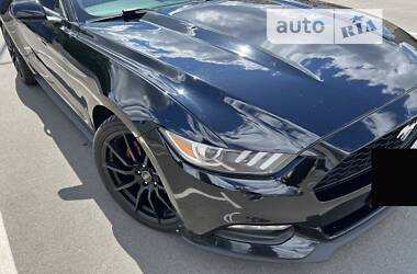 Купе Ford Mustang 2016 в Києві