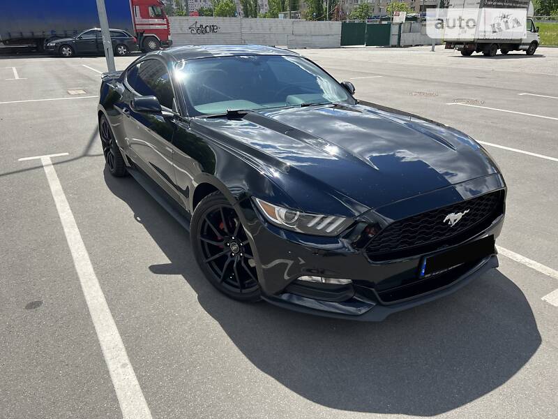 Купе Ford Mustang 2016 в Києві