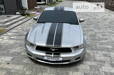 Купе Ford Mustang 2012 в Києві