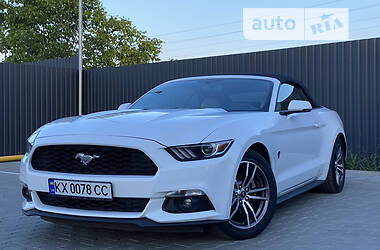 Кабриолет Ford Mustang 2017 в 