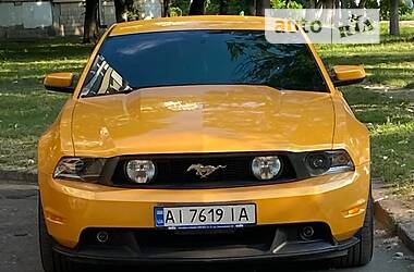 Купе Ford Mustang 2011 в Киеве