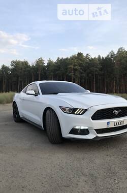 Седан Ford Mustang 2015 в Києві