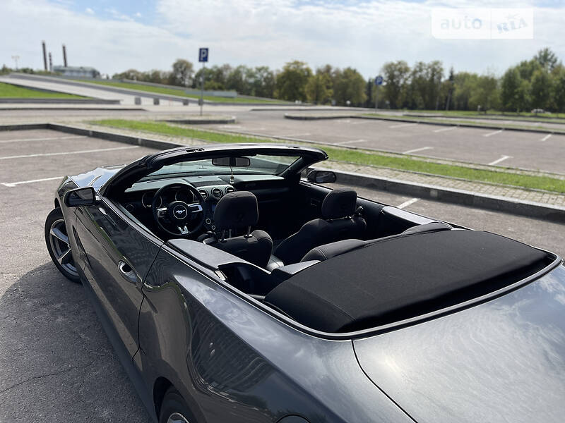 Кабріолет Ford Mustang 2019 в Львові