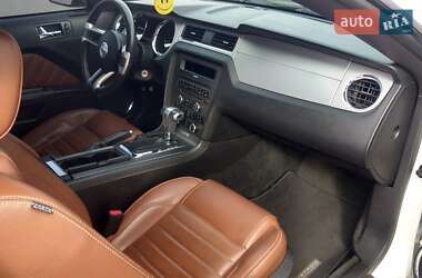 Купе Ford Mustang 2011 в Киеве