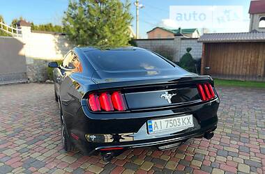 Купе Ford Mustang 2016 в Києві