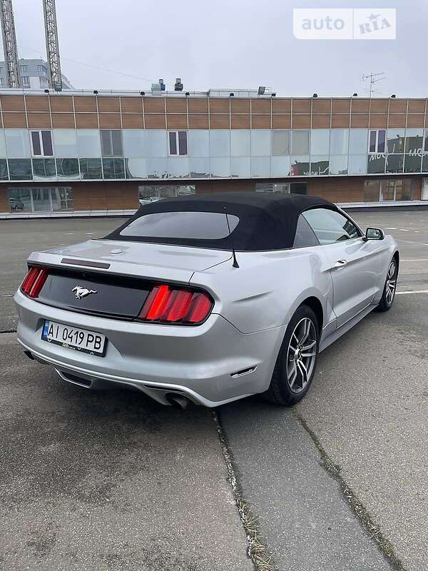Кабриолет Ford Mustang 2016 в Киеве