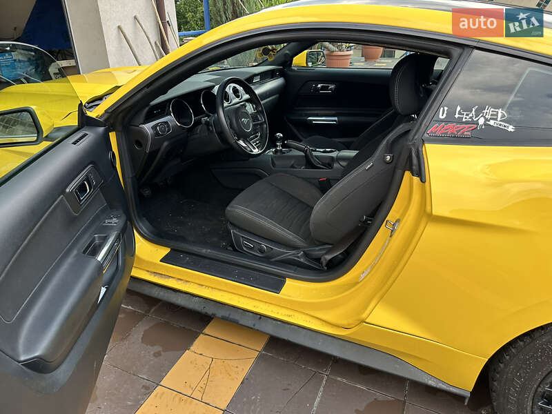Купе Ford Mustang 2015 в Киеве