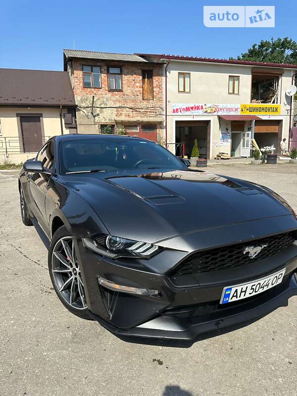 Купе Ford Mustang 2018 в Черновцах