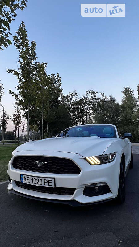 Кабриолет Ford Mustang 2016 в Днепре