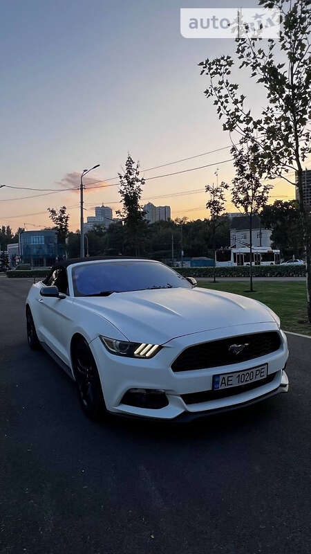 Кабриолет Ford Mustang 2016 в Днепре